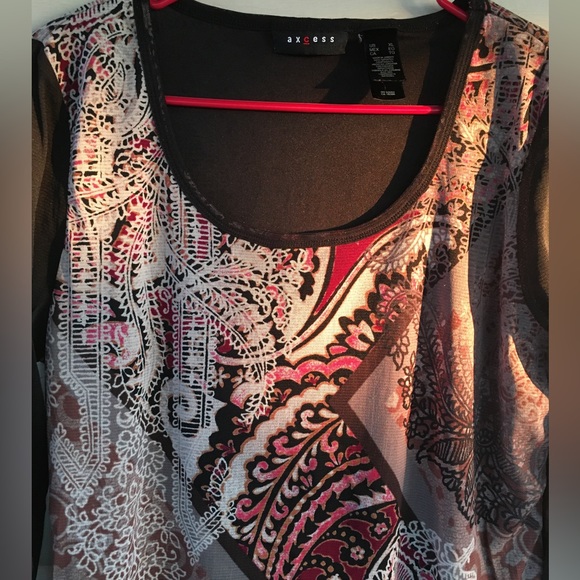 Woman’s Boho Top with long black sheer sleeves. - Picture 8 of 11